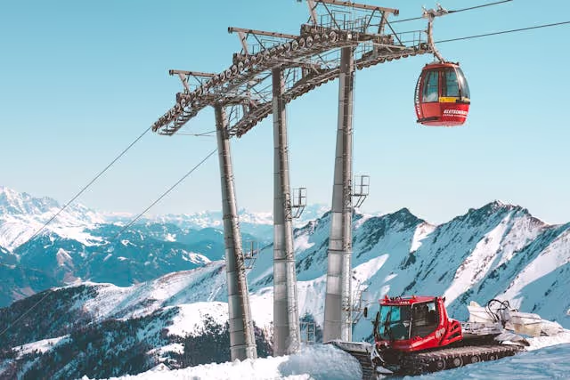 越後湯澤雪場纜車與雪景